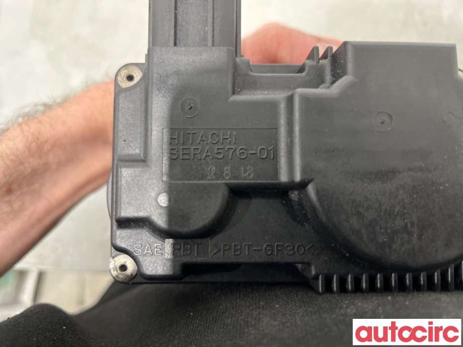 Spjeldhus til Nissan 350 Z 2002-2009  (NISSAN|161198J101|161198J10C|161198J103)