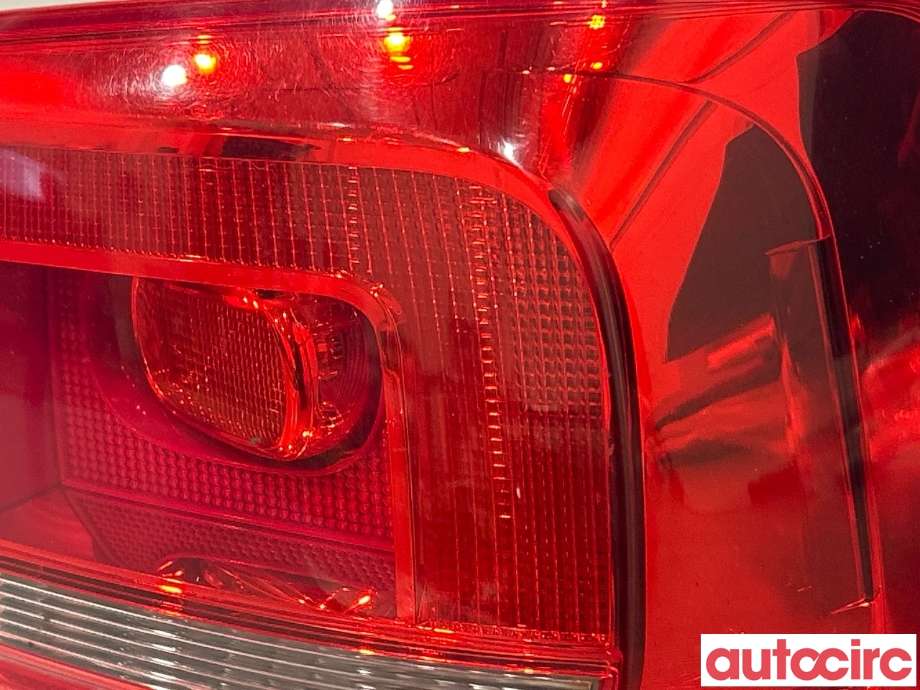Baklykt høyre til VW Touran 2010-2015 (Type I, Fase 3)  (VOLKSWAGEN|1T0945096R)