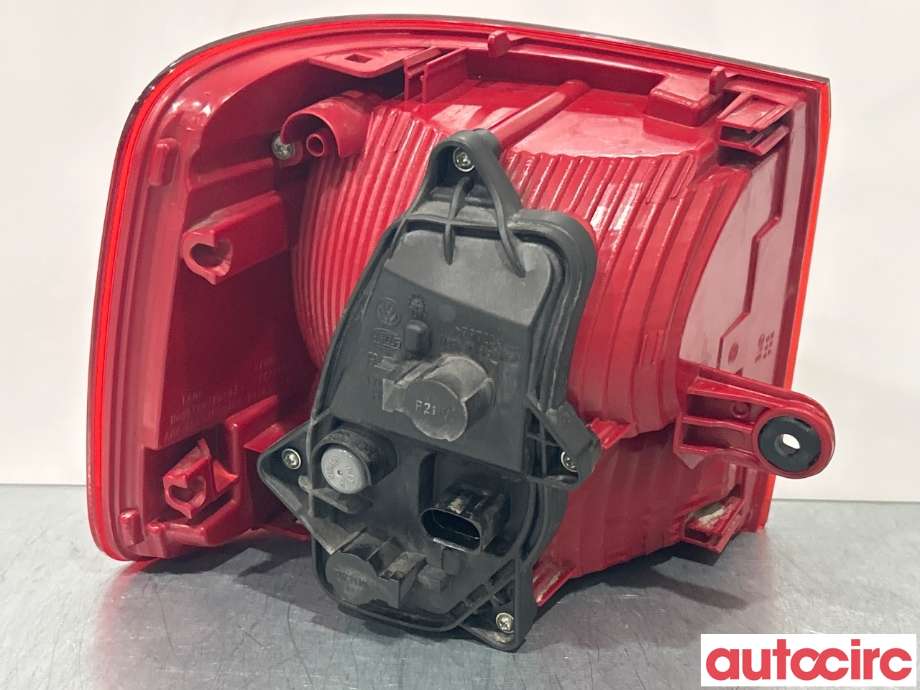Baklykt høyre til VW Touran 2010-2015 (Type I, Fase 3)  (VOLKSWAGEN|1T0945096R)