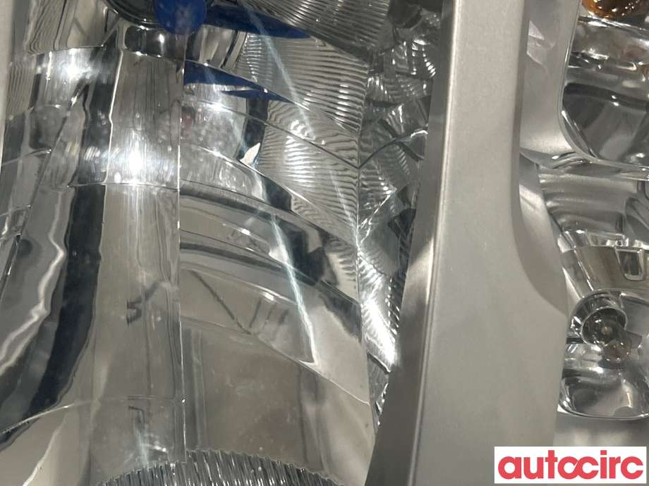 Frontlykt høyre halogen til Ford Transit 2014-->>  (FORD|1714642)