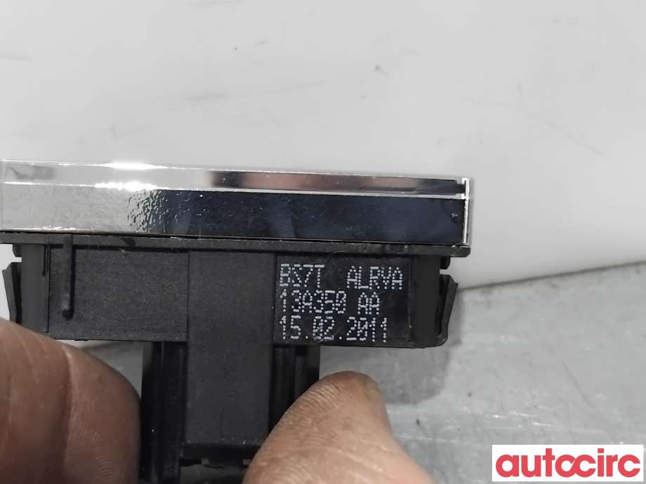 Bryter nødblink til Ford Mondeo 2011-2014 (Type IV, Fase 2)  (FORD|1706146||BS7T13A350AA)