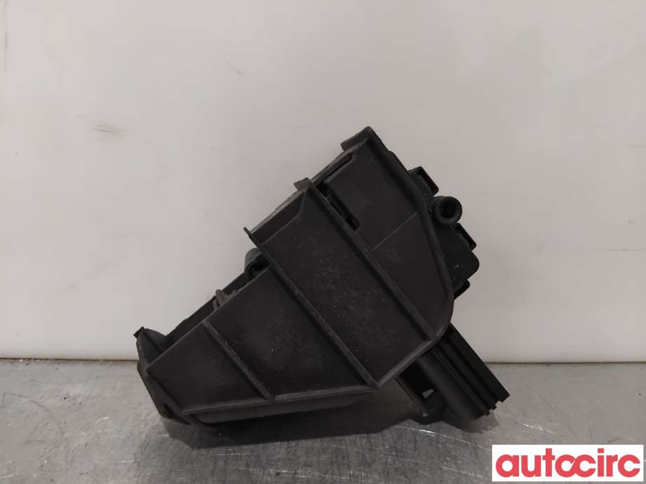 Diverse deler til Ford Mondeo 2011-2014 (Type IV, Fase 2)  (FORD|1522345||6M21-220A420-AD)
