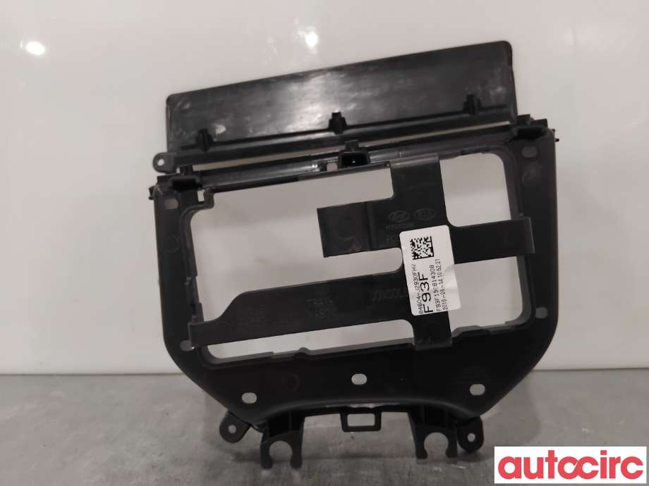 Innredning, Konsoll til Kia e-Soul 2019-->> (Type III) (KIA|84632J2010||84632-J2000)