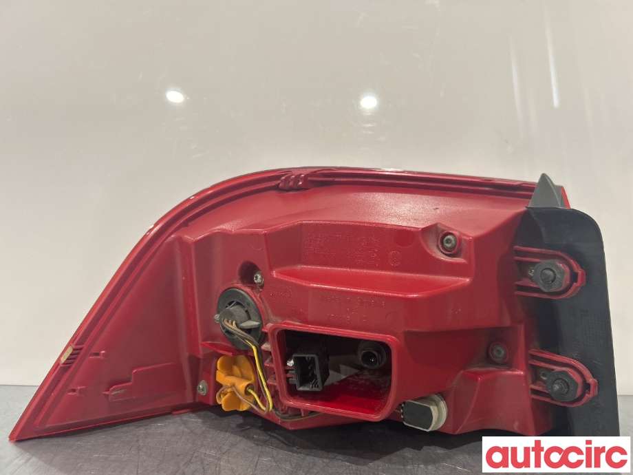 Baklykt høyre til VW Passat 2011-2015 (B7) (B7) (VOLKSWAGEN|3AF945208B)
