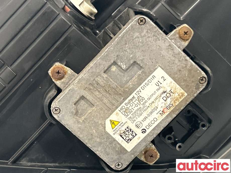 Frontlykt høyre halogen til Hyundai i40 2012-2017 (HYUNDAI|921023Z031)