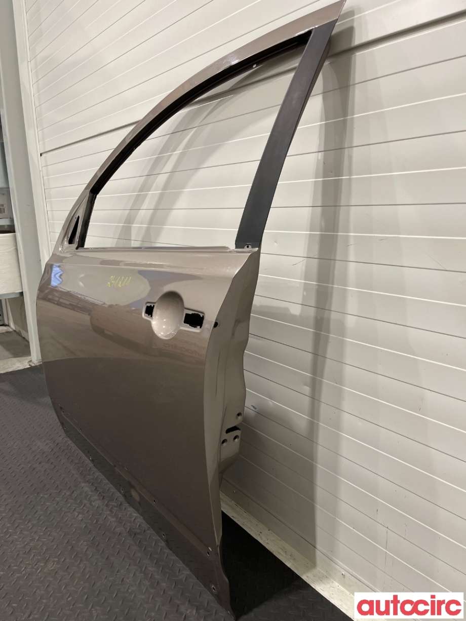 Dør venstre foran til Nissan Qashqai 2010-2014 (Type I, Fase 2)  (NISSAN|H0101JD0MD)