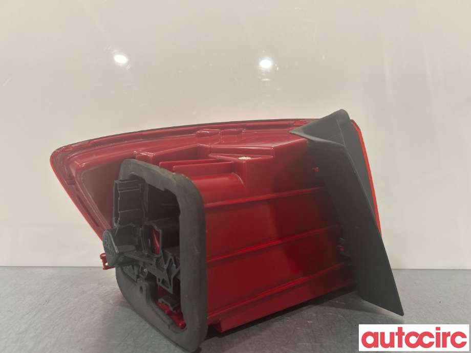 Baklykt høyre til VW Jetta 2011-->>  (VOLKSWAGEN|5C6945096A)