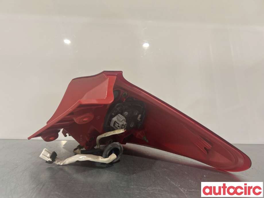 Baklykt venstre til Toyota Auris 2013-2015 (Type II, Fase 1)  (TOYOTA|8156102730)