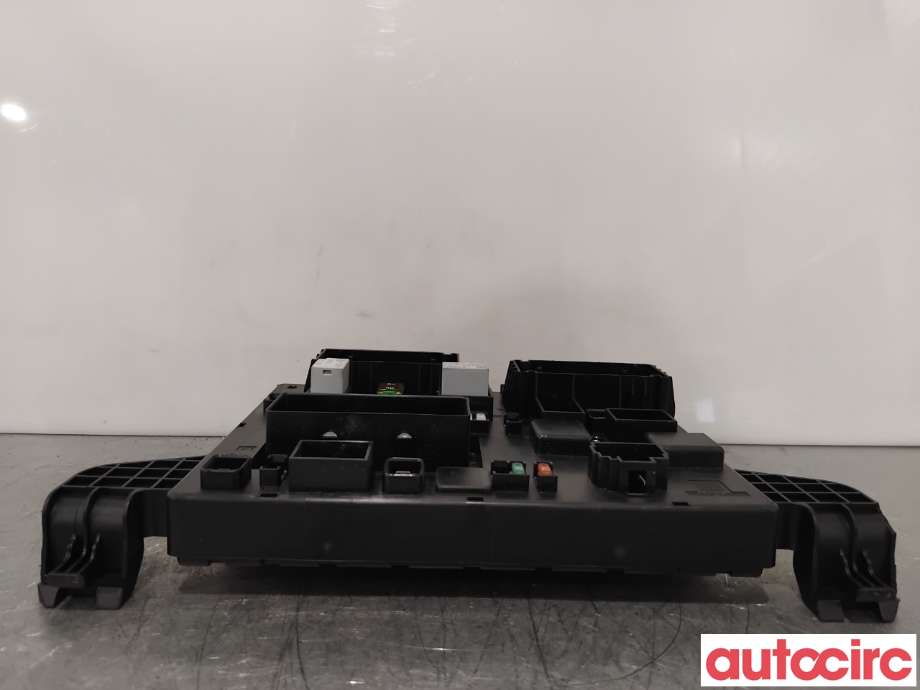 Sikringsboks til Opel Astra J 2010-2015  (OPEL|13368652|365927271)