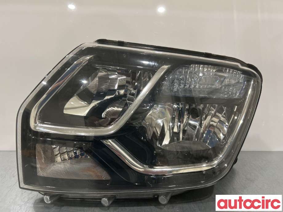 Frontlykt venstre halogen til Dacia Duster 2010-2017 (Type I) (DACIA|260606709R)