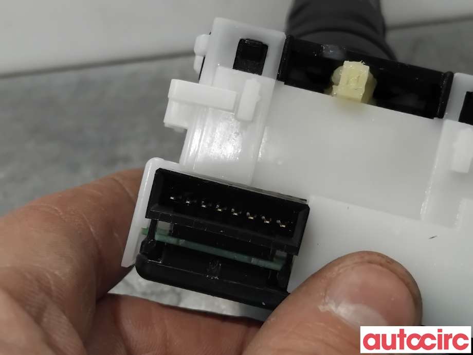 Bryter blink til Nissan Qashqai 2010-2014 (Type I, Fase 2)  (NISSAN|25540JD03A|)