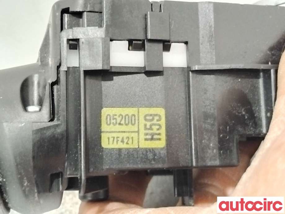 Bryter blink til Toyota Avensis 2009-2015 (Type III, Fase 1) (TOYOTA|8465205210|)