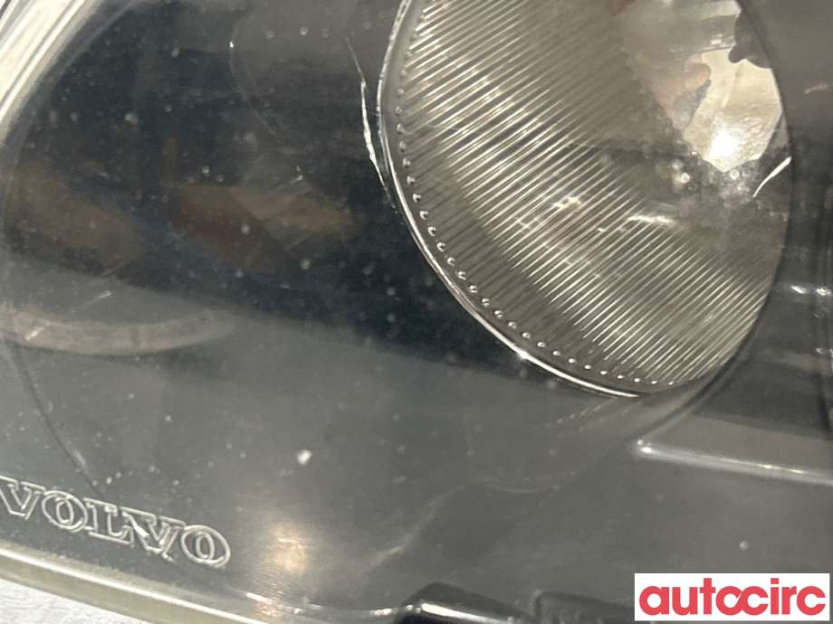 Frontlykt høyre halogen til Volvo XC70 2001-2004 (Type I, Fase 1)  (VOLVO|8693572)
