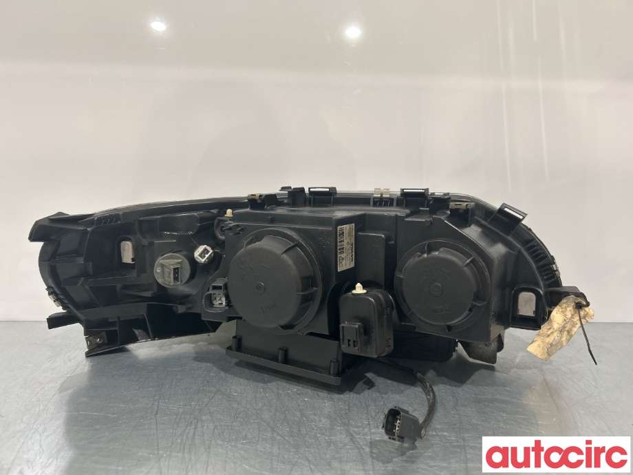 Frontlykt høyre halogen til Volvo XC70 2001-2004 (Type I, Fase 1)  (VOLVO|8693572)