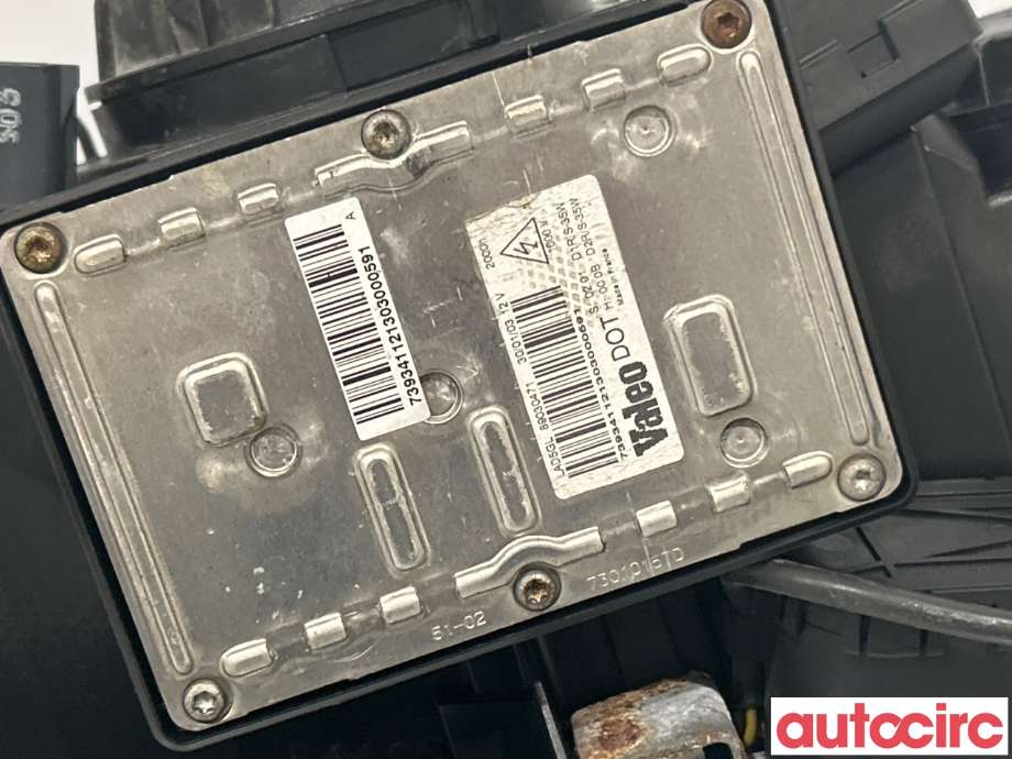 Frontlykt høyre halogen til Volvo XC70 2001-2004 (Type I, Fase 1)  (VOLVO|8693572)