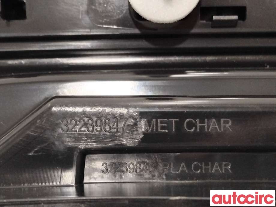 Diverse deler til Volvo V60 / V60 CC 2018-->> (Type II)  (VOLVO|32239850||32239847)