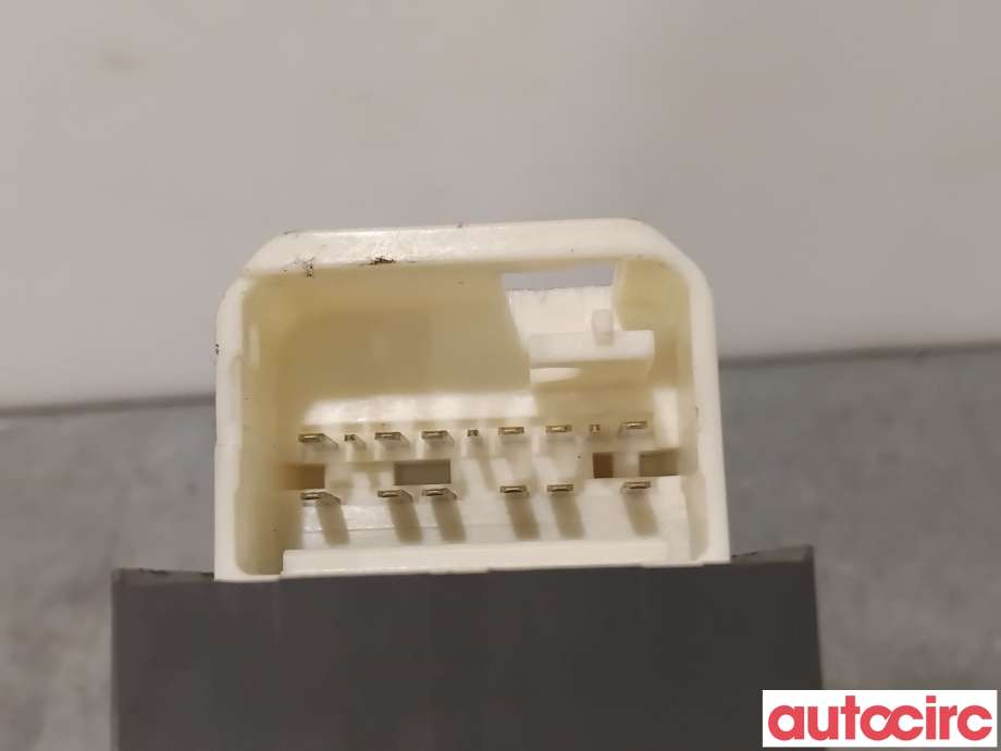 Bryter ruteheis til Toyota RAV4 2016-2019 (Type IV, Fase 2)  (TOYOTA|8482042210|)