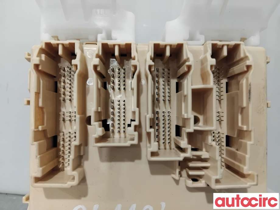 Sikringsboks til Toyota RAV4 2016-2019 (Type IV, Fase 2)  (TOYOTA|8273042811|6358-6798|82730-42811)
