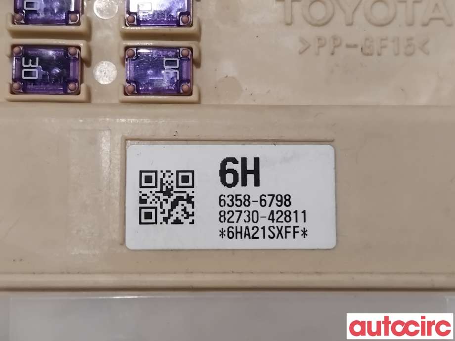 Sikringsboks til Toyota RAV4 2016-2019 (Type IV, Fase 2)  (TOYOTA|8273042811|6358-6798|82730-42811)