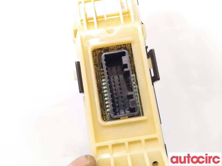 Bryter nødblink til Toyota RAV4 2016-2019 (Type IV, Fase 2)  (TOYOTA|8395042230|022200-998|83950-42230)