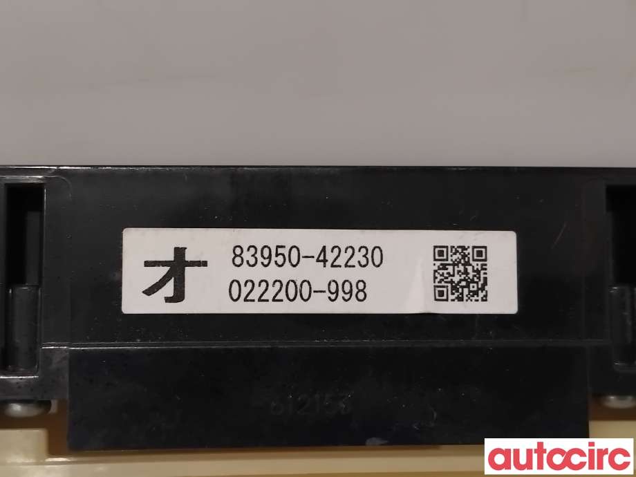 Bryter nødblink til Toyota RAV4 2016-2019 (Type IV, Fase 2)  (TOYOTA|8395042230|022200-998|83950-42230)