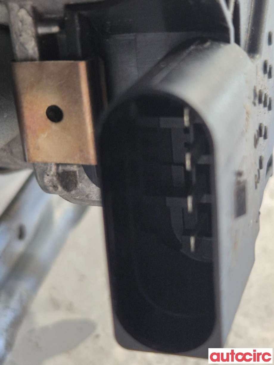 Viskermotor frontrute til Volvo V40 2012-2019  (VOLVO|31378574|1397220628)