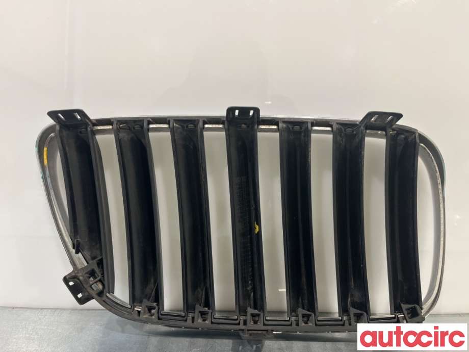 Grill venstre til BMW X3 2007-2010 (Fase 2) (E83) (E83) (BMW|51113420087||5111-3420087)