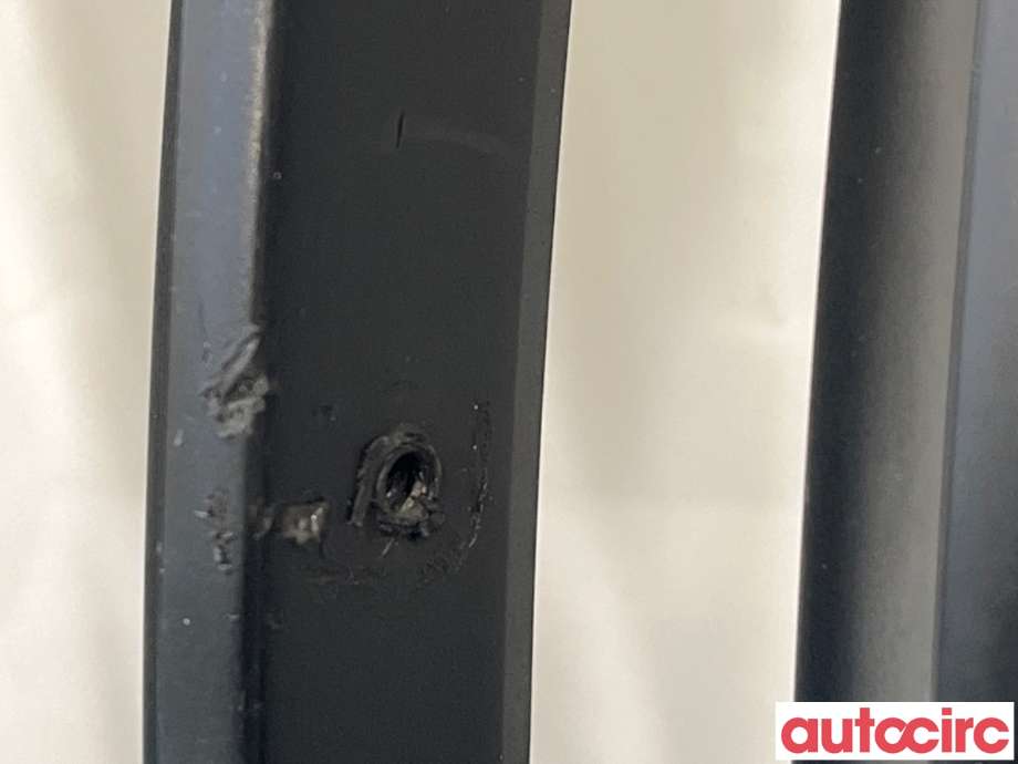 Grill venstre til BMW X3 2007-2010 (Fase 2) (E83) (E83) (BMW|51113420087||5111-3420087)