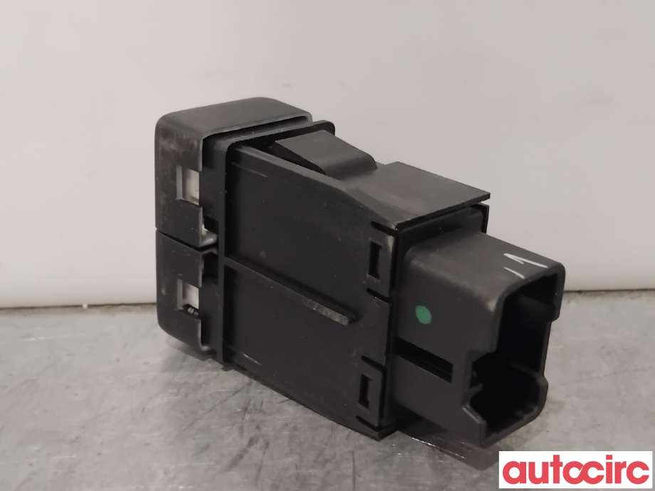 Bryter Antispinn til Suzuki Vitara 2015-->> (Type IV)  (SUZUKI|37585-61M90|)