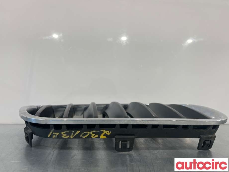 Grill høyre til BMW X3 2007-2010 (Fase 2) (E83) (E83) (BMW|51113420088||5111-3420088)
