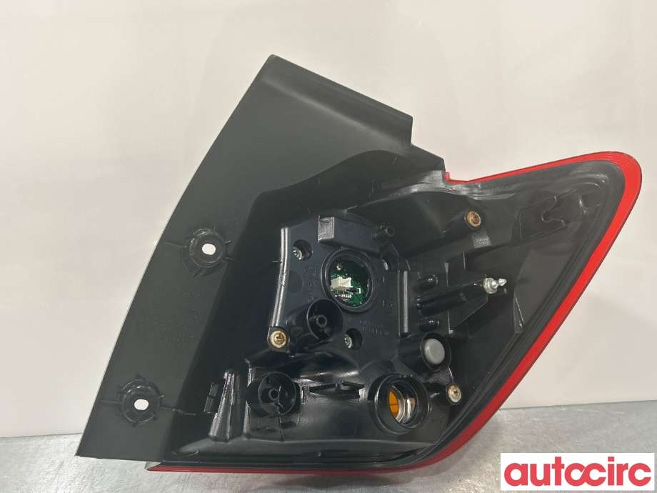 Baklykt venstre til Mitsubishi ASX 2010-2019  (MITSUBISHI|8330A689)