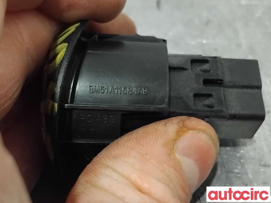 Bryter start/stopp til Ford Focus 2011-2014 (Type III, Fase 1)  (FORD|1690878||BM51A11584AB)