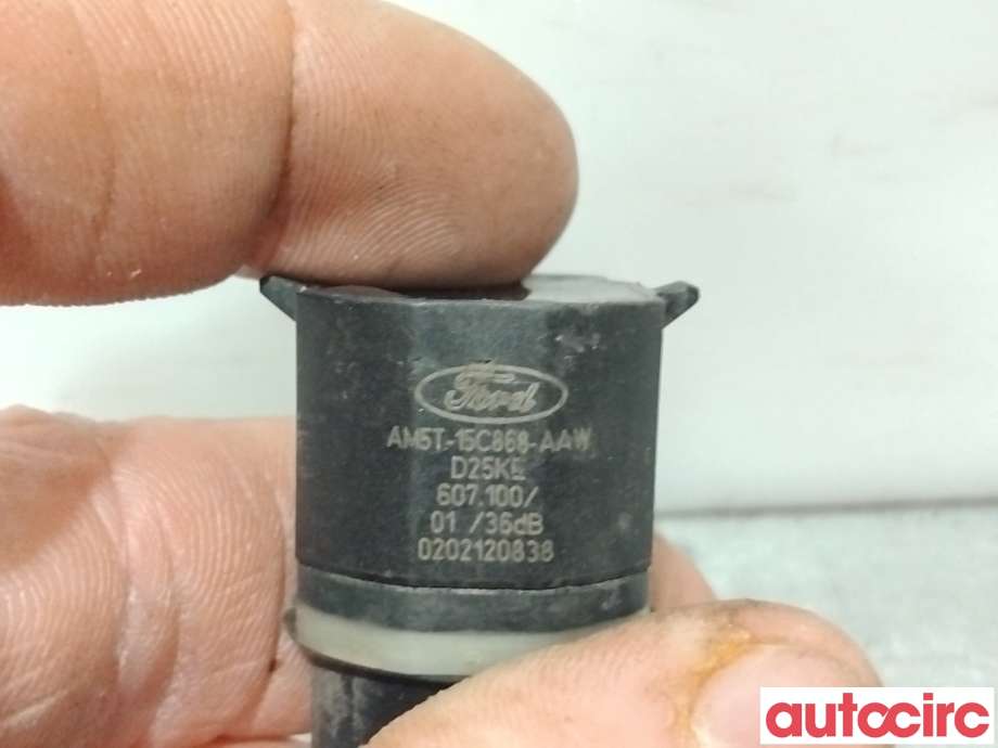 Parkeringssensor foran til Ford Focus 2011-2014 (Type III, Fase 1)  (FORD|1716814|607100|AM5T-15C868-AAW)