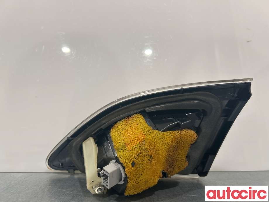 Baklykt venstre indre til Mazda 3 2009-2013 (Type II)  (MAZDA|BBP2513G0G)