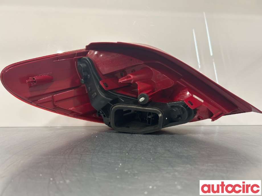 Baklykt høyre til Peugeot 207 2006-2012  (PEUGEOT|6351HQ)