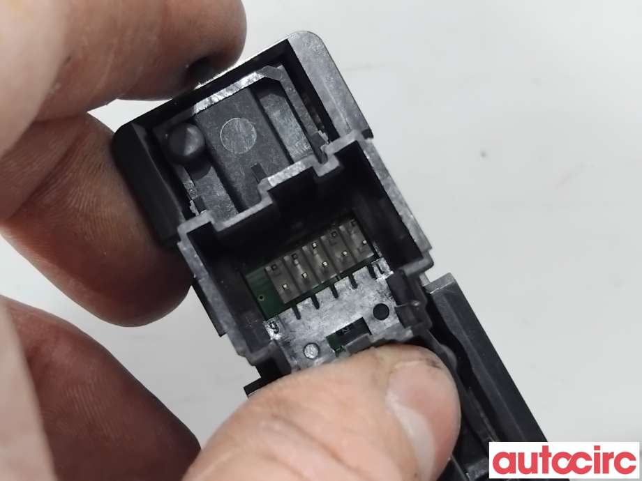 Bryter nødblink til Opel Insignia A 2009-2014  (OPEL|13324595||13271928)