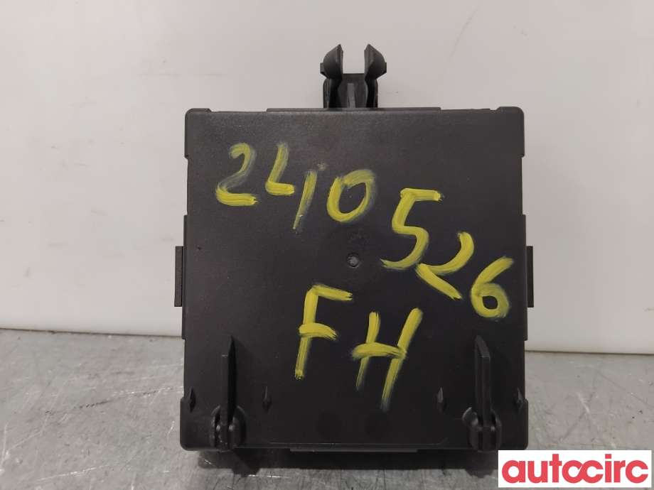 Styreenhet dør høyre foran til Mercedes CLA 2013-2019 (C117) (C117) (MERCEDES|A1669006005|A2-C734-2780-2-00|A1669000518)