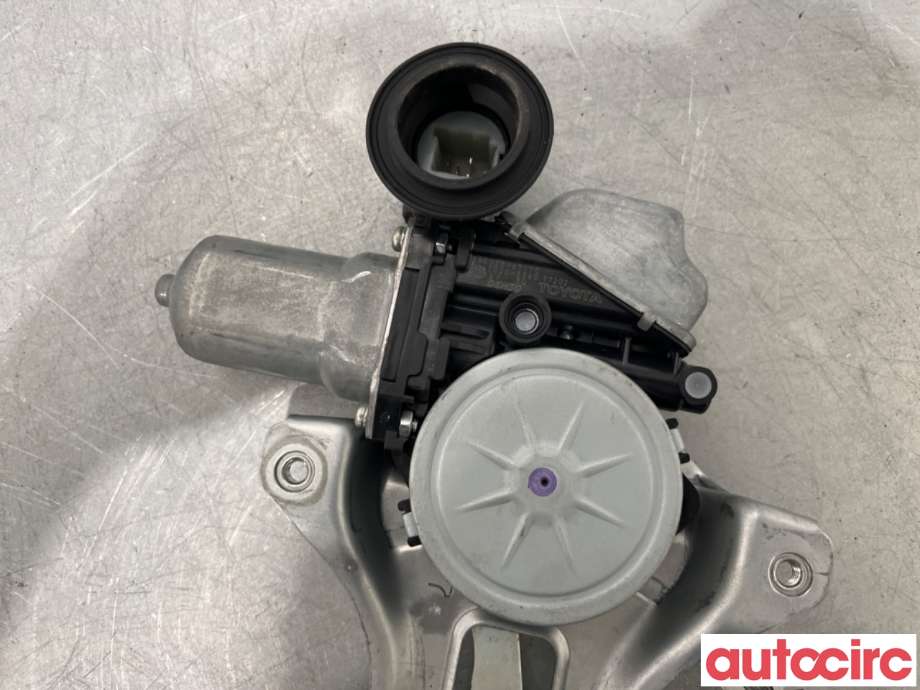 Ruteheis venstre foran til Toyota Prius +7 2012-2020 (Type III) (stasjonsvogn) (stasjonsvogn) (TOYOTA|8572047110|8572060231|8572072011)