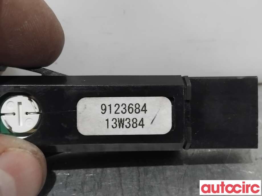 Bryter nødblink til Volvo XC60 2014-2017 (Type I, Fase 2)  (VOLVO|9123684|)