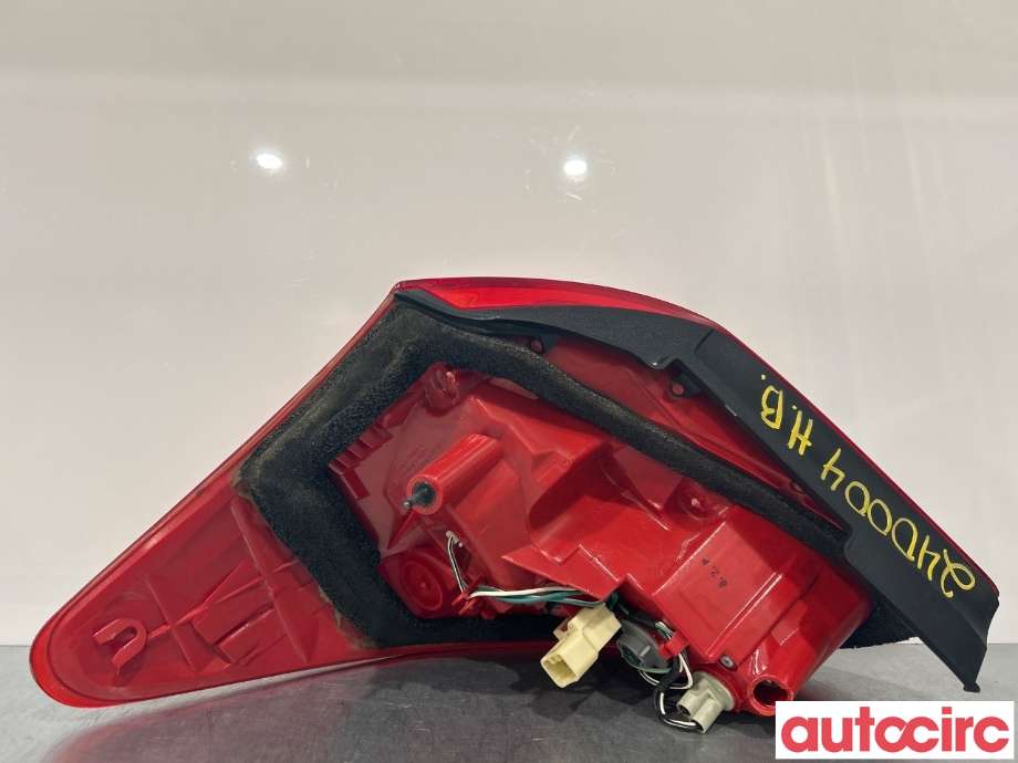 Baklykt høyre til Toyota RAV4 2006-2009 (Type III, Fase 1)  (TOYOTA|8155142091)