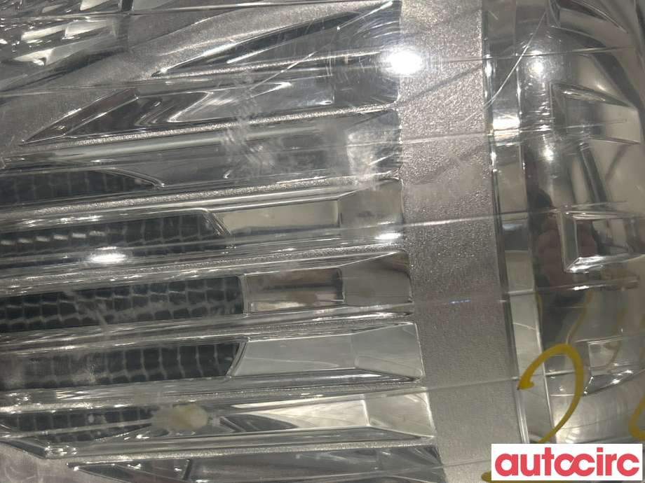 Frontlykt høyre halogen til Mercedes R-Klasse 2006-2013 (W251) (W251) (MERCEDES|A2518201461)