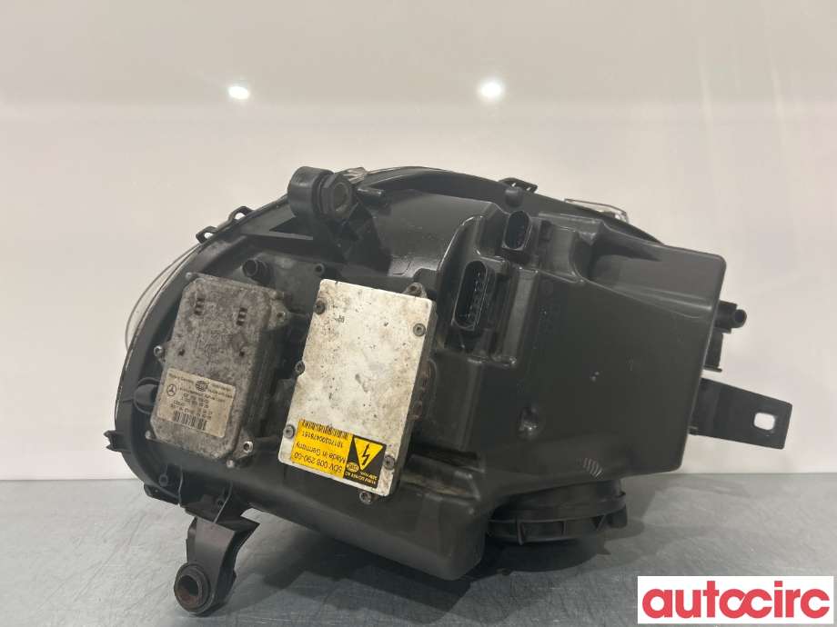 Frontlykt høyre halogen til Mercedes R-Klasse 2006-2013 (W251) (W251) (MERCEDES|A2518201461)