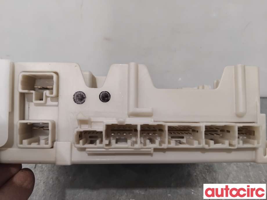 Sikringsboks til Toyota Hilux 2020-->>  (TOYOTA|827300KB60|1I28-5963|82730-0KB60)