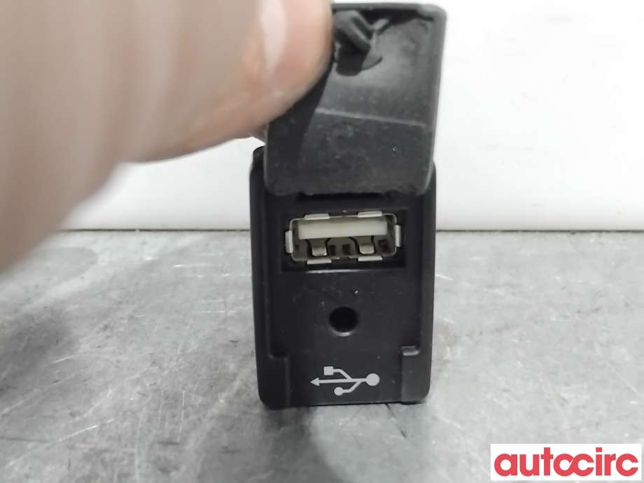 Diverse deler til Toyota Hilux 2020-->> (TOYOTA|961900K100||86190-0K100)