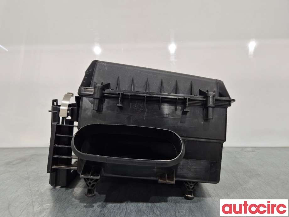 Luftfilterboks til Mercedes A-Klasse 2012-2018 (W176) (W176) (MERCEDES|A6450900001|)
