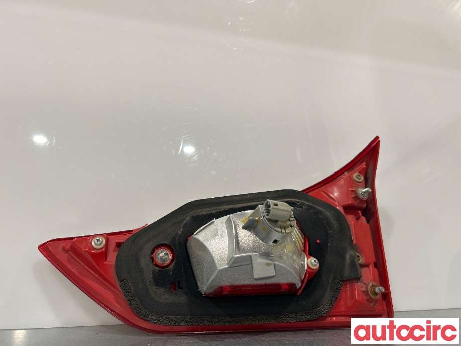 Baklykt høyre indre til Toyota Auris 2013-2015 (Type II, Fase 1)  (TOYOTA|8158102500)