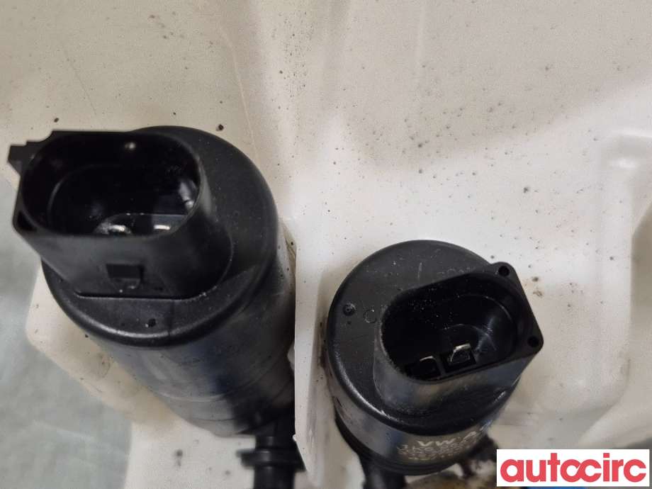 Spylertank til VW Passat 2011-2015 (B7) (B7) (VOLKSWAGEN|3AA955453J|)