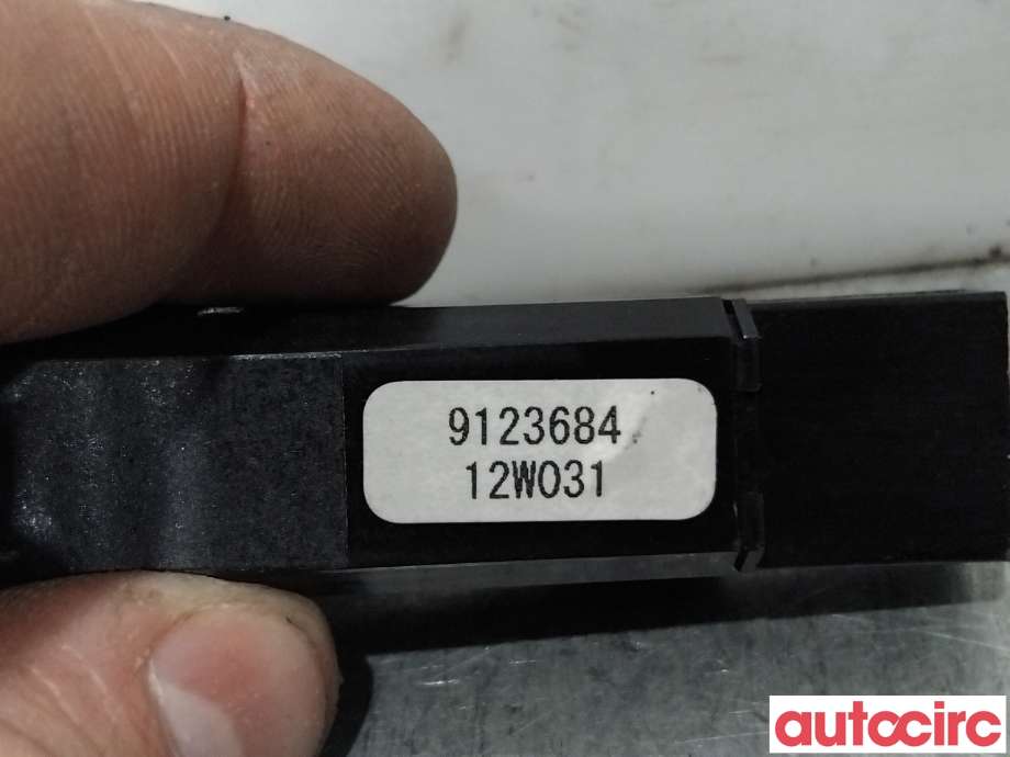 Bryter nødblink til Volvo XC60 2008-2013 (Type I, Fase 1)  (VOLVO|9123684|)