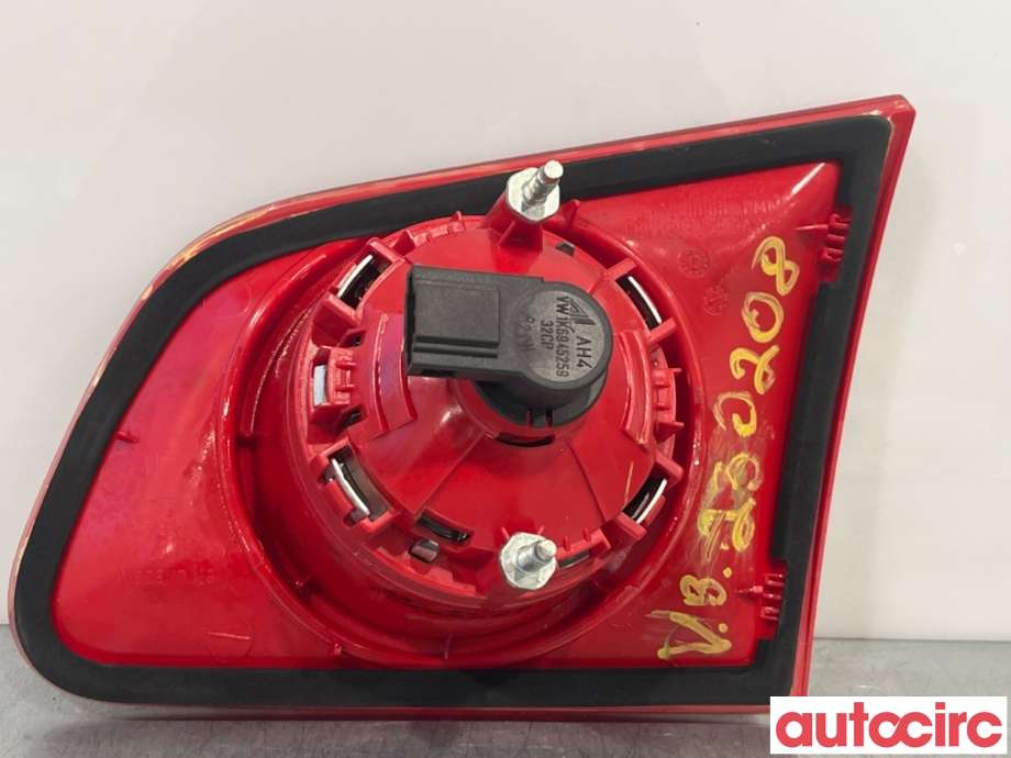Baklykt venstre indre til VW Passat 2005-2010 (B6) (B6) (VOLKSWAGEN|3C9945093|)