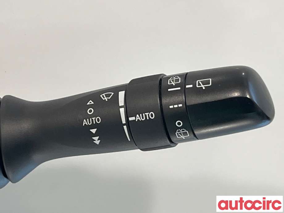 Bryter blink til Toyota RAV4 2009-2013 (Type III, Fase 2)  (TOYOTA|8414042111|)